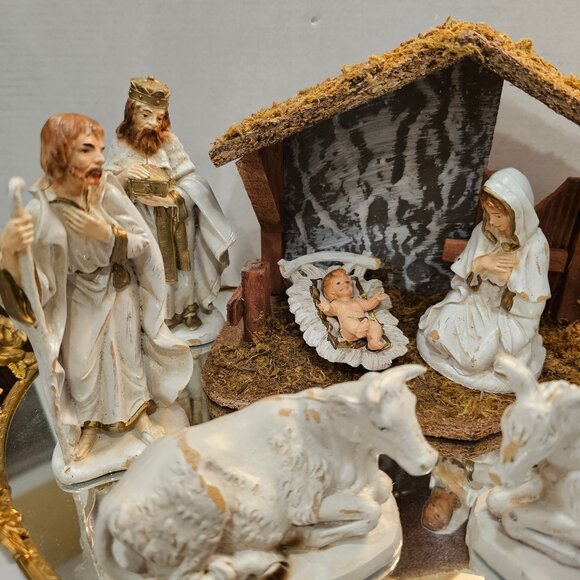 Nativity Set 9 Piece - Picture 4 of 7